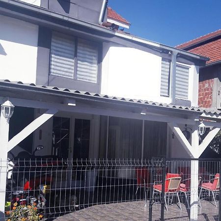 Apartmani Ni Exteriör bild